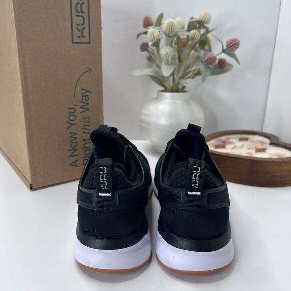 ATOM Fusion Women Kuru Atom Walking Comfort Sneaker Jet Black/White/Gum Women 8M NWB